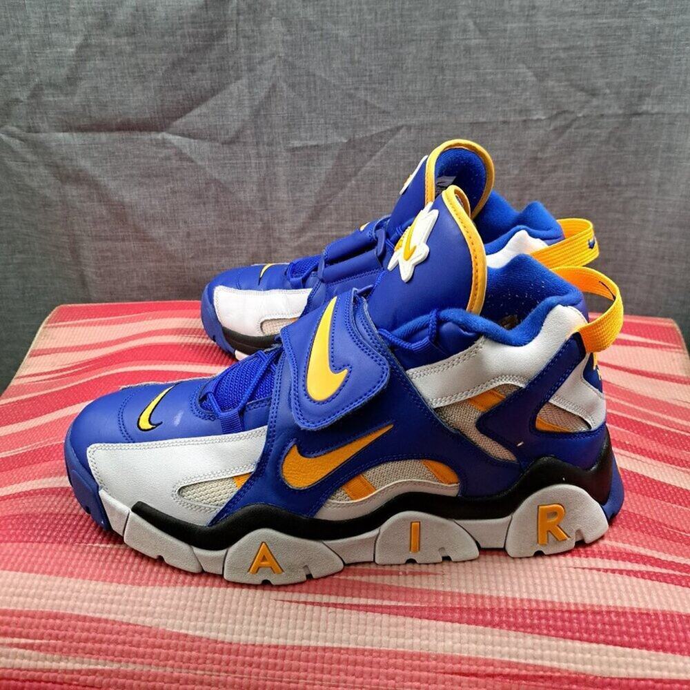%Nike Air Barrage Men Shoe Size 13 AT7847-100 Mid Blue Orange White Sneaker - A1